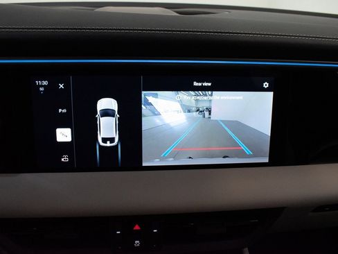 Certified 2025 Porsche Macan 4 Electric image 30