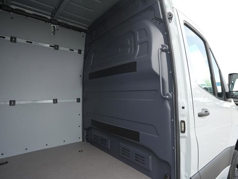 New 2025 Mercedes-Benz Sprinter 2500 image 9