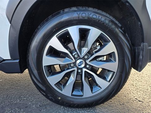 Certified 2025 Subaru Outback Limited image 6