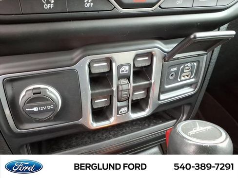 Used 2021 Jeep Gladiator Overland image 28