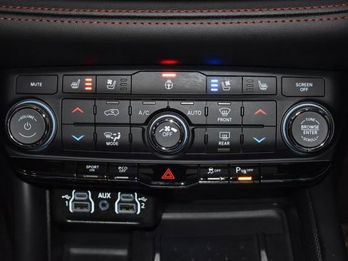 Used 2025 Dodge Durango R/T image 13