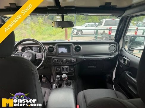 Used 2022 Jeep Wrangler Sport AWD/4WD image 10
