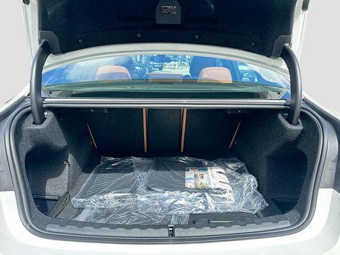 New 2026 BMW 330i Sedan w/ Convenience Package image 21