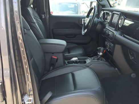 Used 2021 Jeep Wrangler Unlimited Sahara AWD/4WD image 20