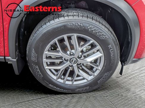 Used 2023 Nissan Rogue S image 61