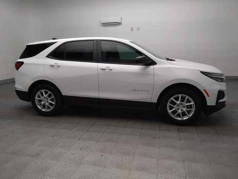 Used 2023 Chevrolet Equinox LS w/ LS Convenience Package FWD image 11