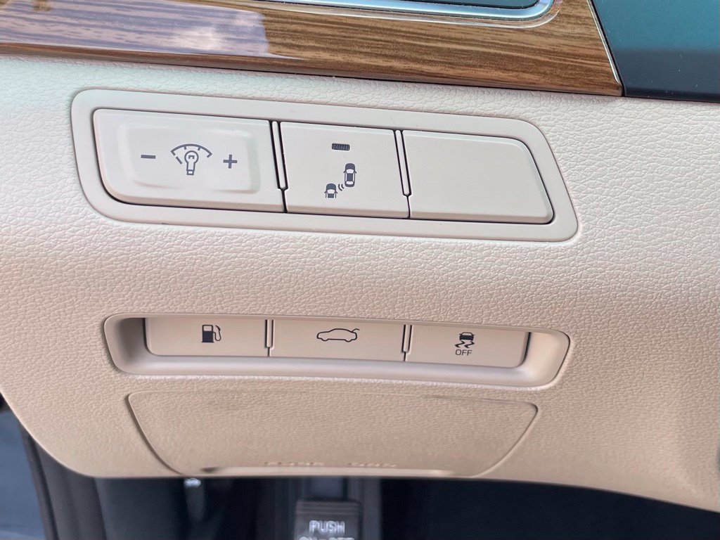 Used 2015 Hyundai Sonata Limited FWD image 8