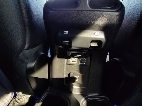 Used 2020 Jeep Wrangler Unlimited Rubicon AWD/4WD image 32