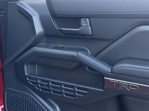 Used 2025 Toyota 4Runner TRD Off-Road Premium image 32