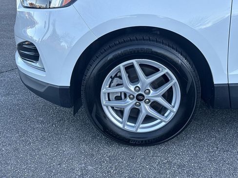 Used 2024 Ford Edge SEL image 11