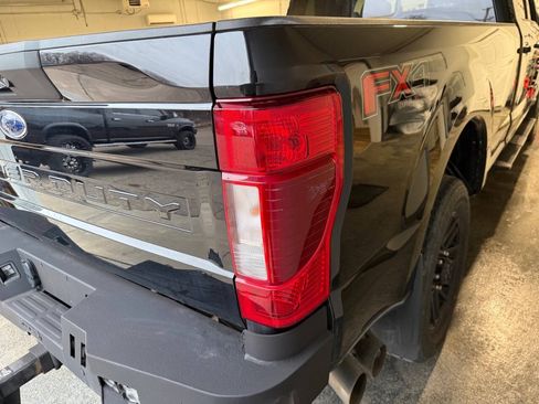 Used 2022 Ford F350 Lariat AWD/4WD image 7