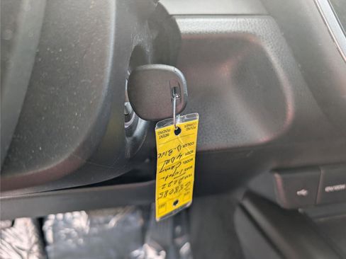 Used 2022 Toyota Camry SE image 33