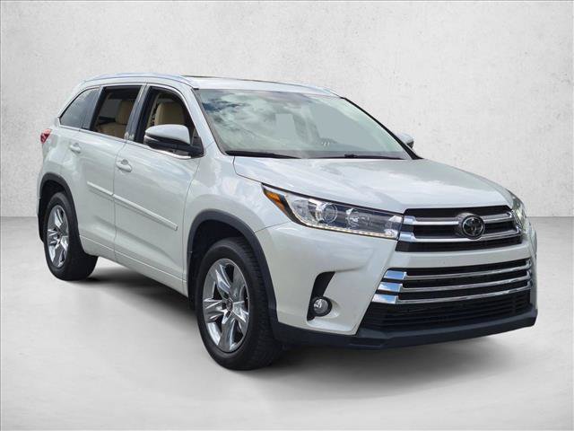 Used 2018 Toyota Highlander Limited AWD/4WD image 3