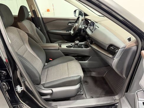 Used 2022 Nissan Rogue SV FWD image 25