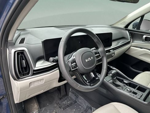 Used 2025 Kia Sorento S AWD/4WD image 19