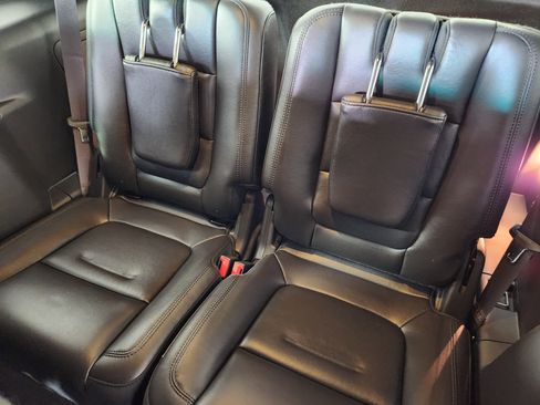 Used 2015 Ford Explorer XLT w/ Equipment Group 202A image 15