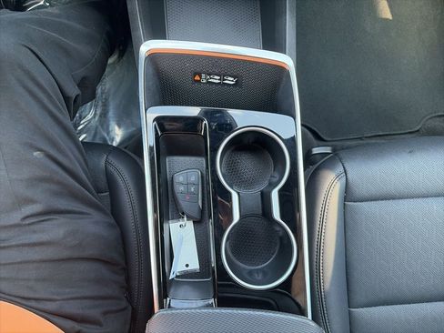 Used 2025 Chevrolet Equinox LT w/ Convenience Package II image 22