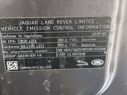 Used 2025 Land Rover Defender 110 image 21
