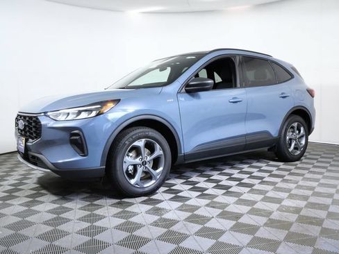 Certified 2025 Ford Escape ST-Line w/ Tech Pack #1 AWD/4WD image 5