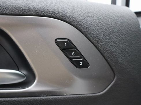 New 2026 Chrysler Pacifica Select FWD image 8