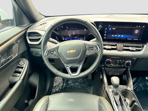 Used 2024 Chevrolet TrailBlazer ACTIV w/ Driver Confidence Package FWD image 21