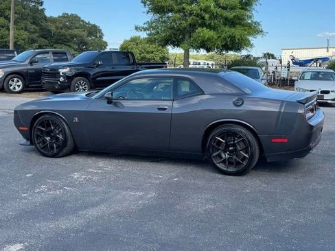 Used 2016 Dodge Challenger R/T Scat Pack w/ Leather Interior Group RWD image 5