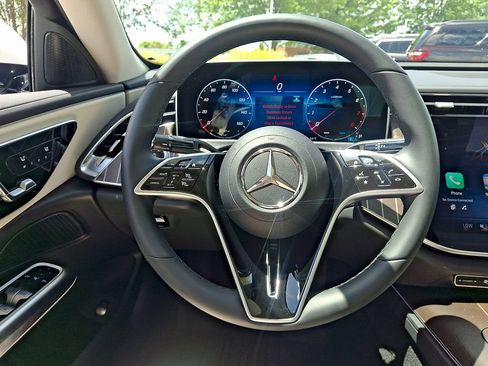 Used 2025 Mercedes-Benz E 350 Sedan image 19