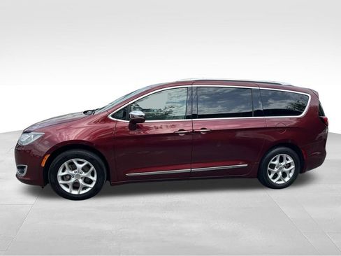 Used 2020 Chrysler Pacifica Limited FWD image 8