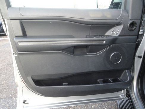 Used 2023 Ford Expedition Max XLT image 25