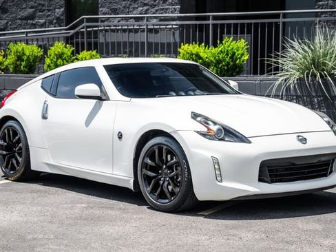 Used 2013 Nissan 370Z Coupe RWD image 31