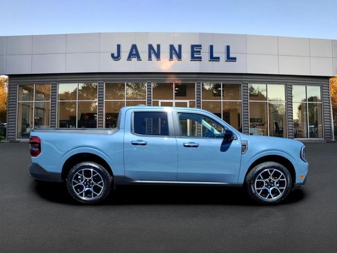 Used 2025 Ford Maverick Lariat w/ 4K Tow Package AWD/4WD image 4