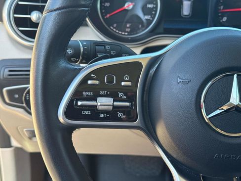 Used 2022 Mercedes-Benz GLC 300 image 34