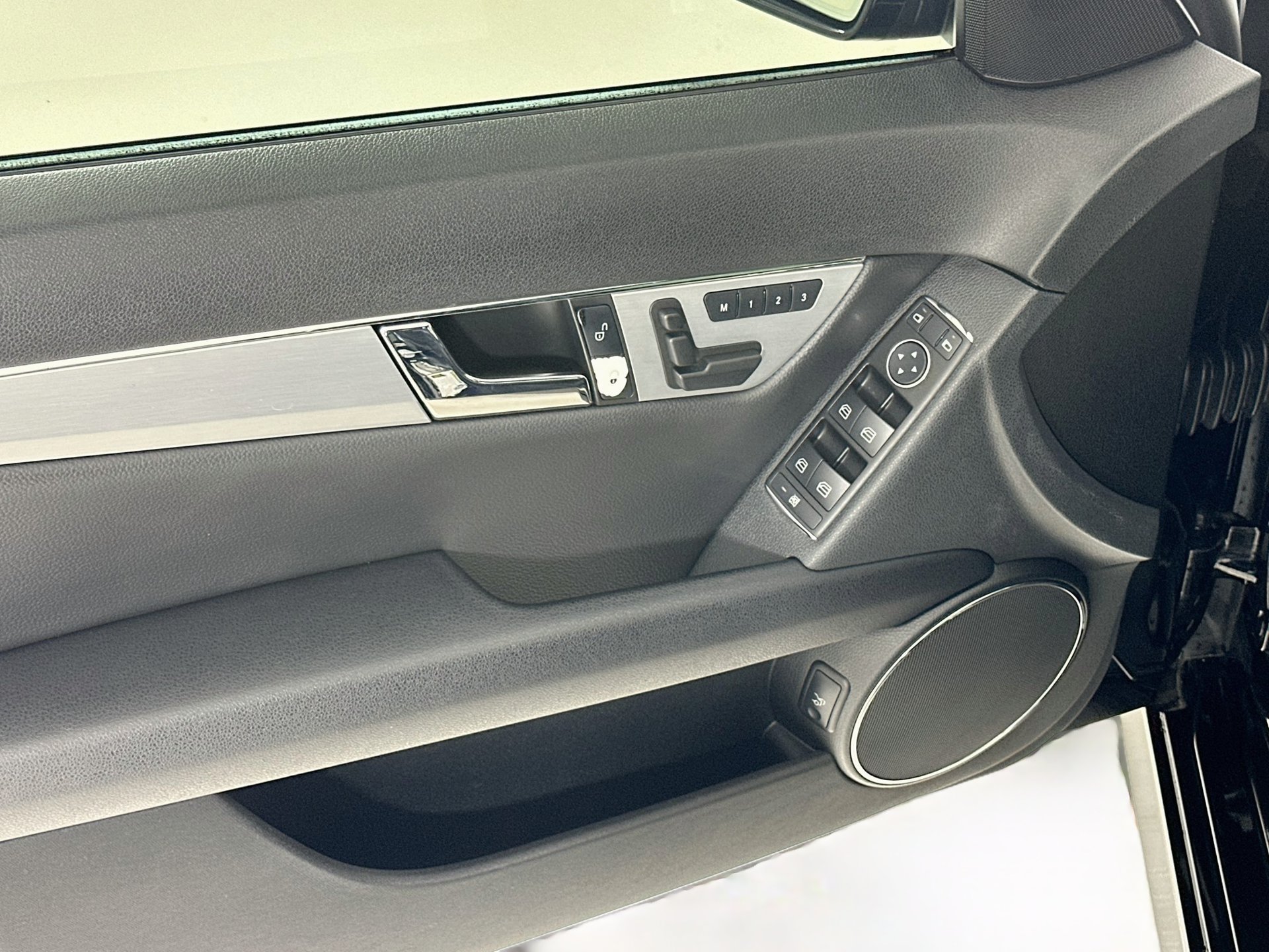 Used 2010 Mercedes-Benz C 300 Sedan image 19