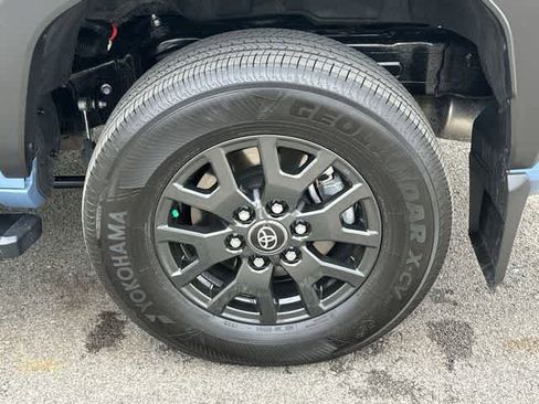 Used 2025 Toyota 4Runner SR5 image 5