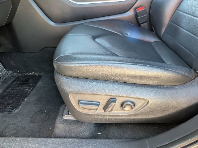 Used 2022 Toyota Highlander XLE FWD image 17