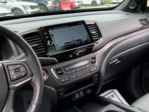 Used 2025 Honda Ridgeline TrailSport image 9
