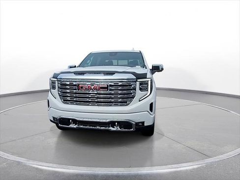 Used 2024 GMC Sierra 1500 Denali w/ Denali Reserve Package AWD/4WD image 3