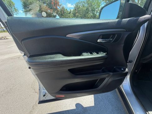 Used 2017 Honda Ridgeline RTL-T image 36