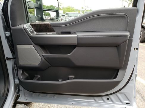 New 2025 Ford F250 Lariat w/ Lariat Ultimate Package image 19