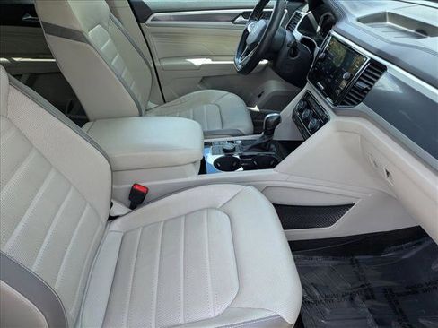 Used 2022 Volkswagen Atlas SEL Premium image 22