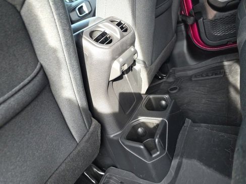 Used 2024 Jeep Gladiator Sport image 37