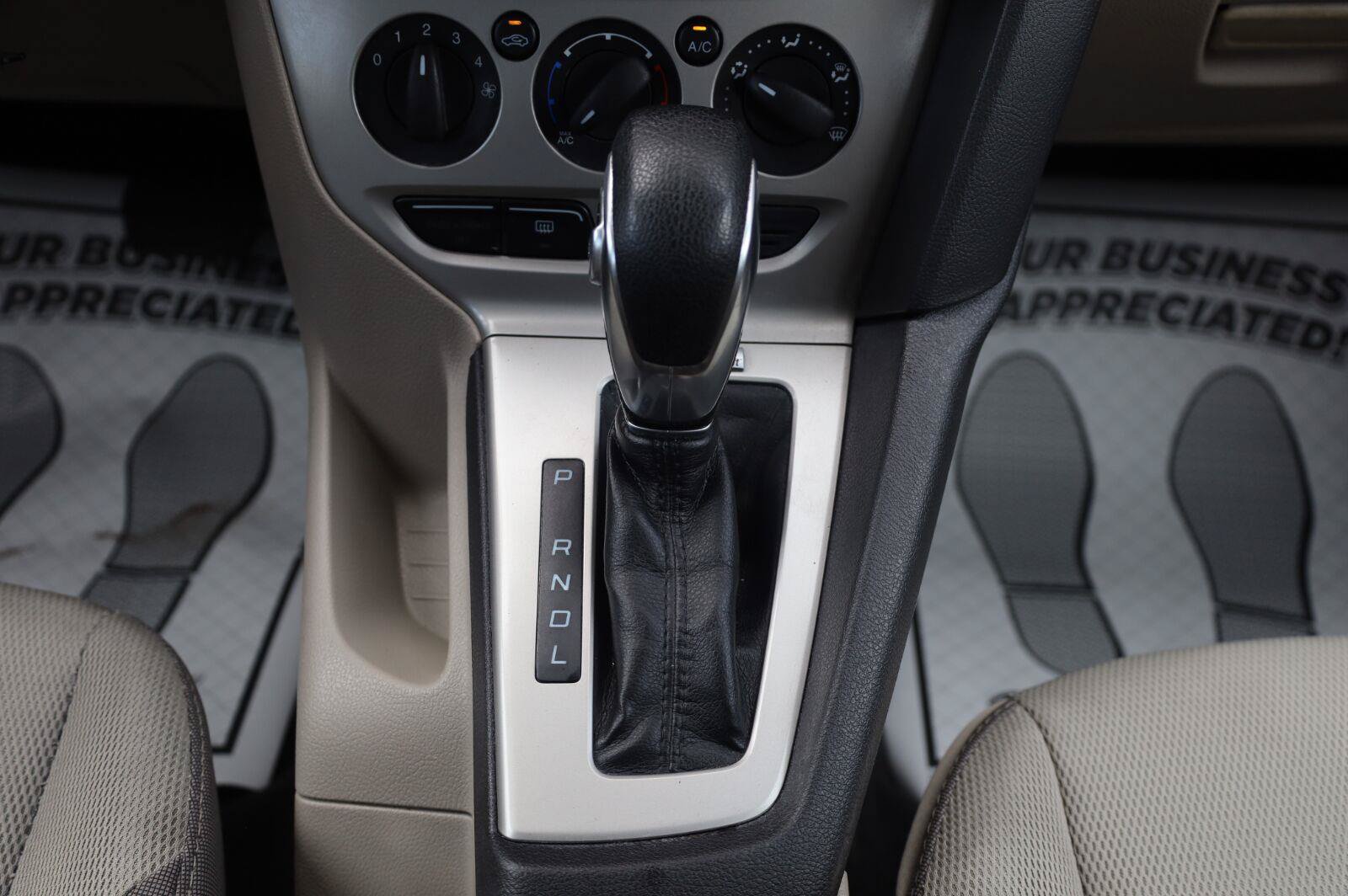Used 2014 Ford Focus SE FWD image 37