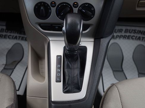 Used 2014 Ford Focus SE FWD image 37