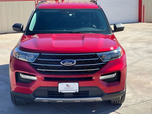 Used 2019 Ford Explorer XLT w/ Equipment Group 202A FWD image 5