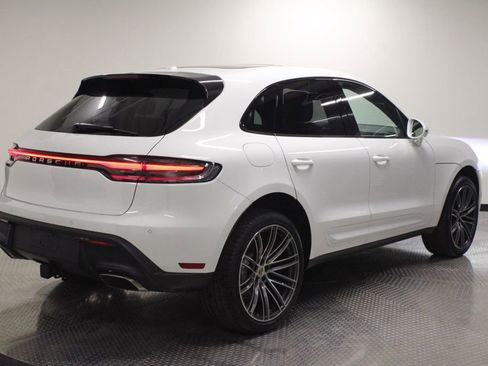 Certified 2022 Porsche Macan AWD/4WD image 7