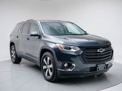 Used 2018 Chevrolet Traverse LT w/ LPO, Black Accent Package image 16