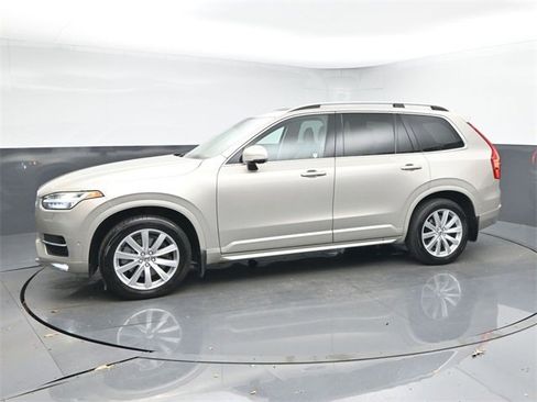 Used 2016 Volvo XC90 T6 Momentum w/ Momentum Plus Package image 4