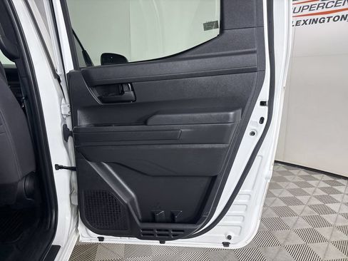 Used 2024 Toyota Tacoma SR AWD/4WD image 26
