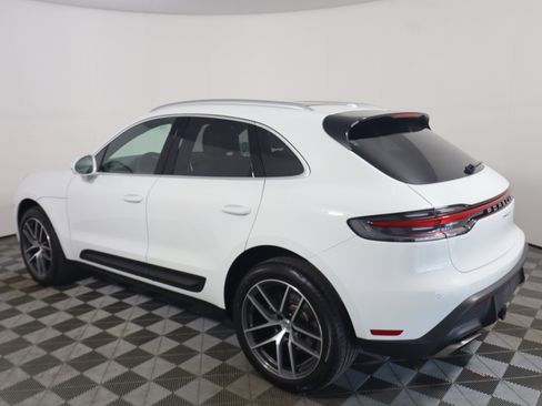 Certified 2023 Porsche Macan image 3