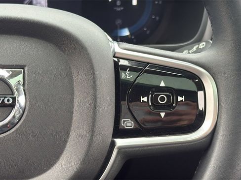 Certified 2023 Volvo XC90 B6 Plus image 11